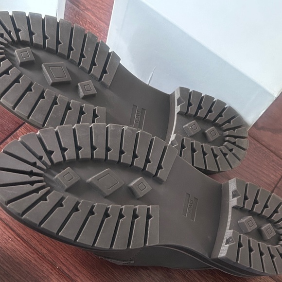 Toms Brown Penny Strap Mule Clogs - Picture 3 of 4